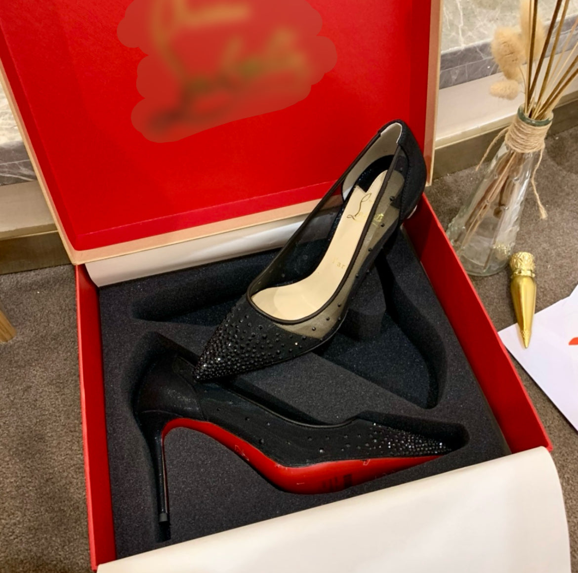 Female red bottoms best sale