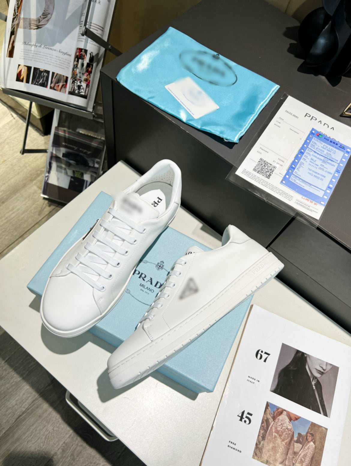 PЯAᗡA Sneaker