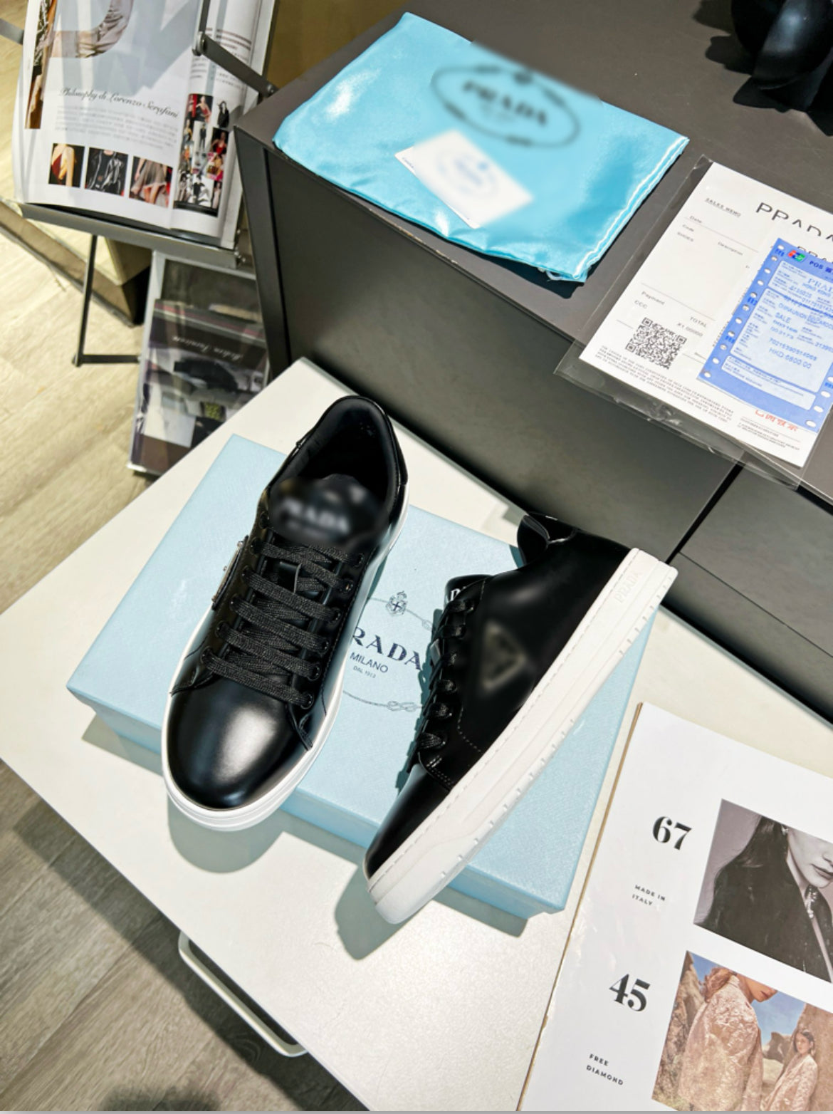 PЯAᗡA Sneaker