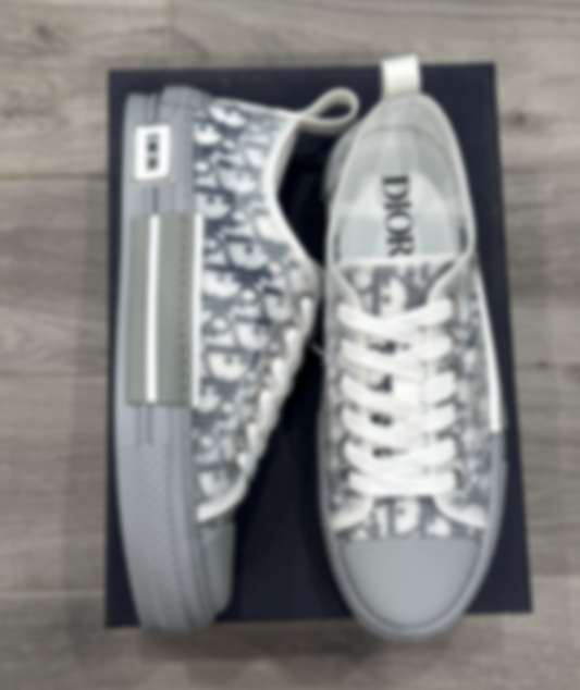 Men Grey Low Top D**R Sneaker